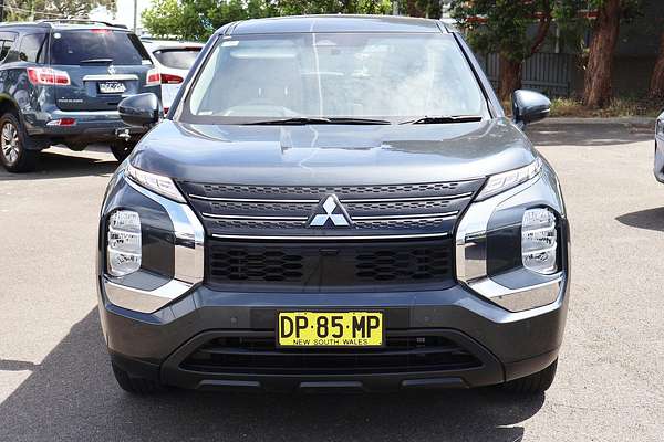 2023 Mitsubishi Outlander ES ZM