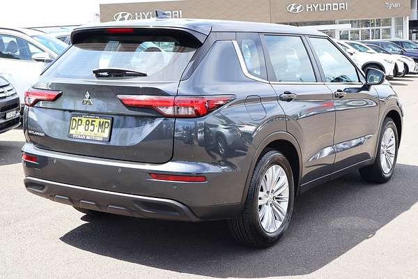 2023 Mitsubishi Outlander ES ZM