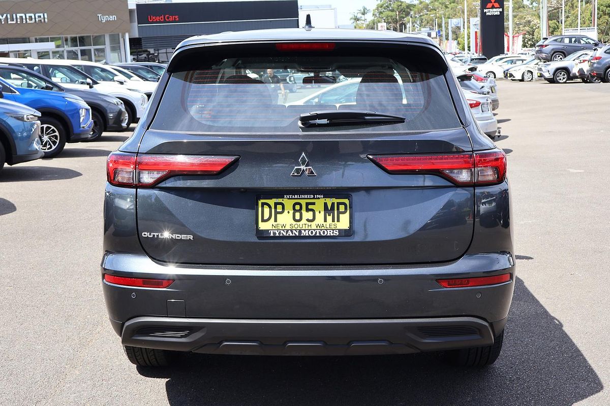 2023 Mitsubishi Outlander ES ZM