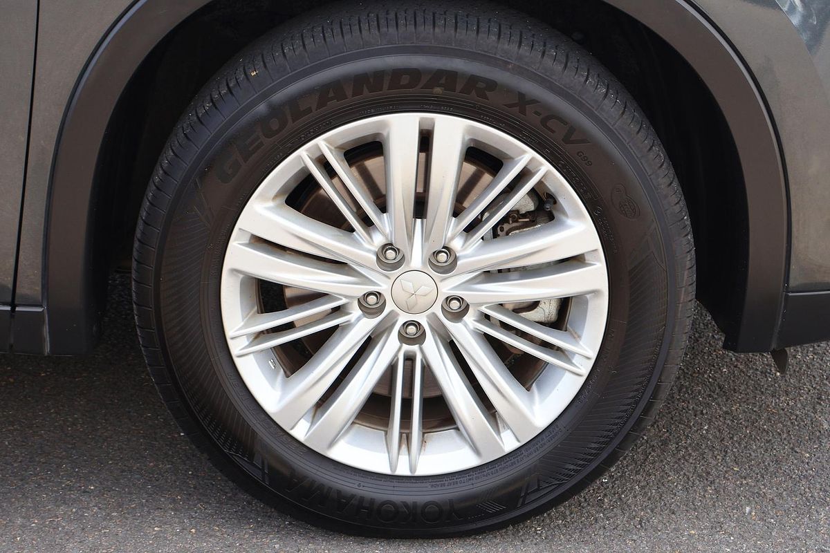 2023 Mitsubishi Outlander ES ZM