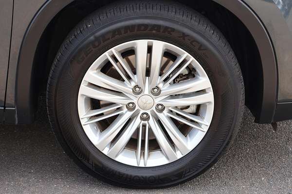 2023 Mitsubishi Outlander ES ZM