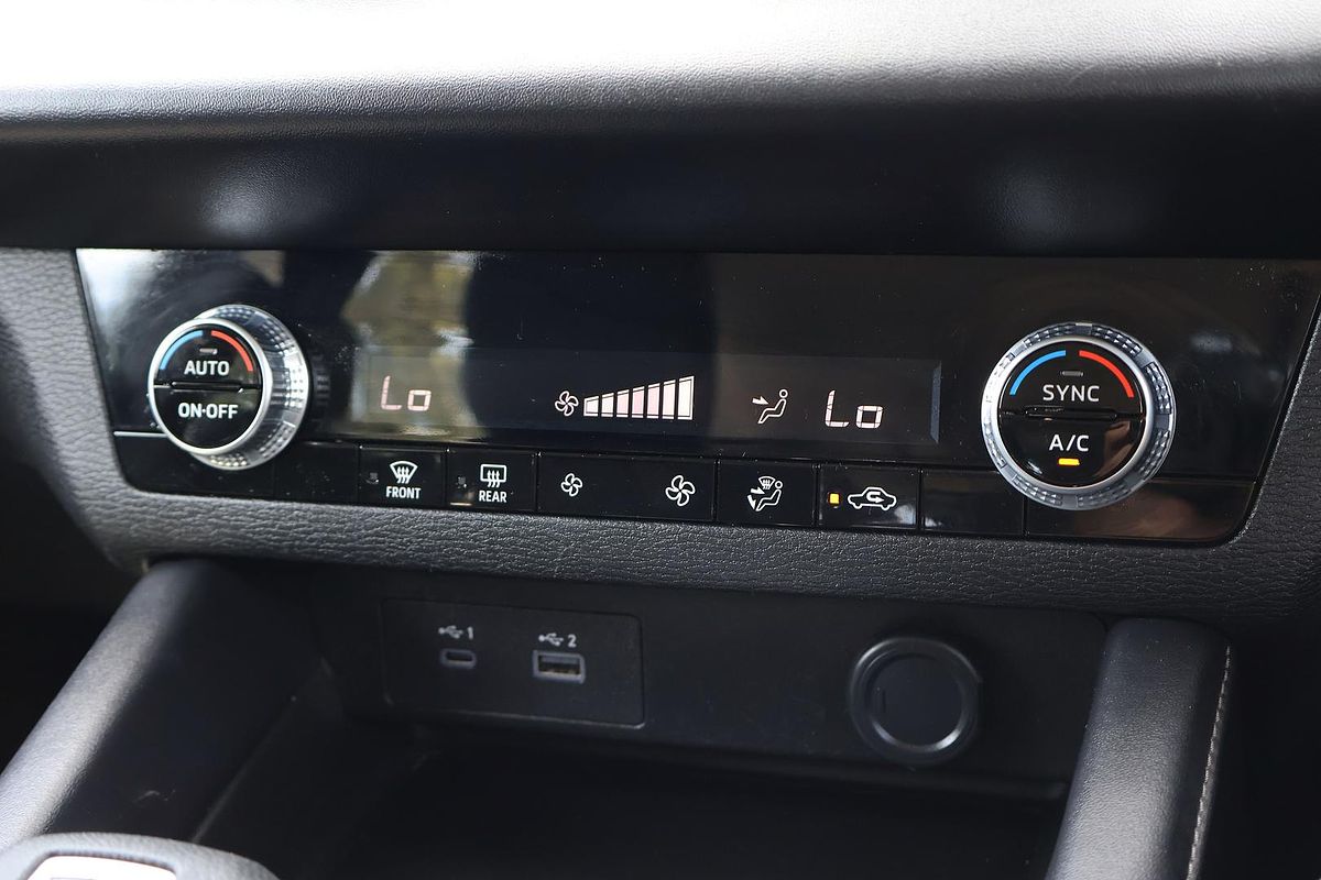 2023 Mitsubishi Outlander ES ZM