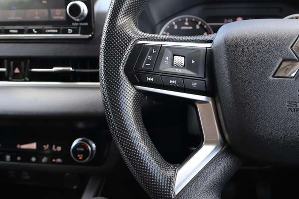 2023 Mitsubishi Outlander ES ZM