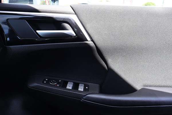 2023 Mitsubishi Outlander ES ZM