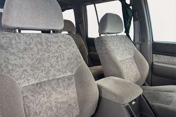 1999 Nissan Safari 4WD Grand Road