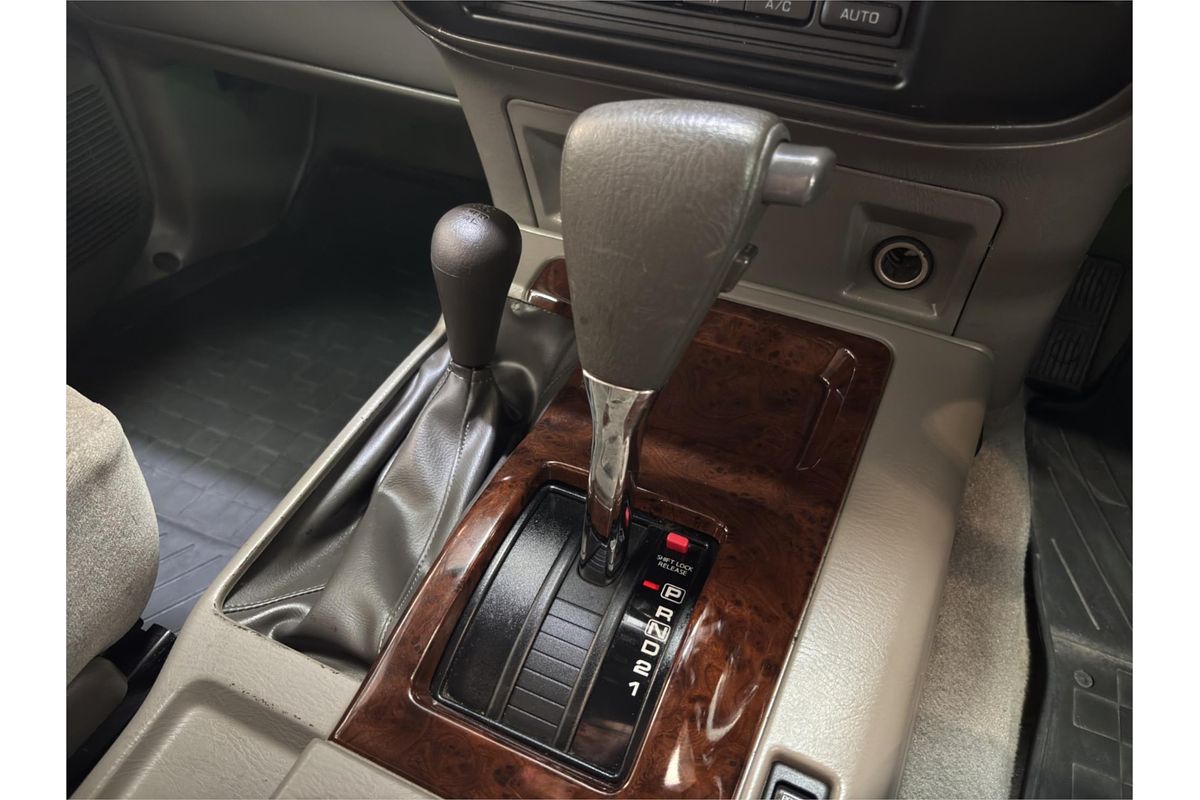 1999 Nissan Safari 4WD Grand Road