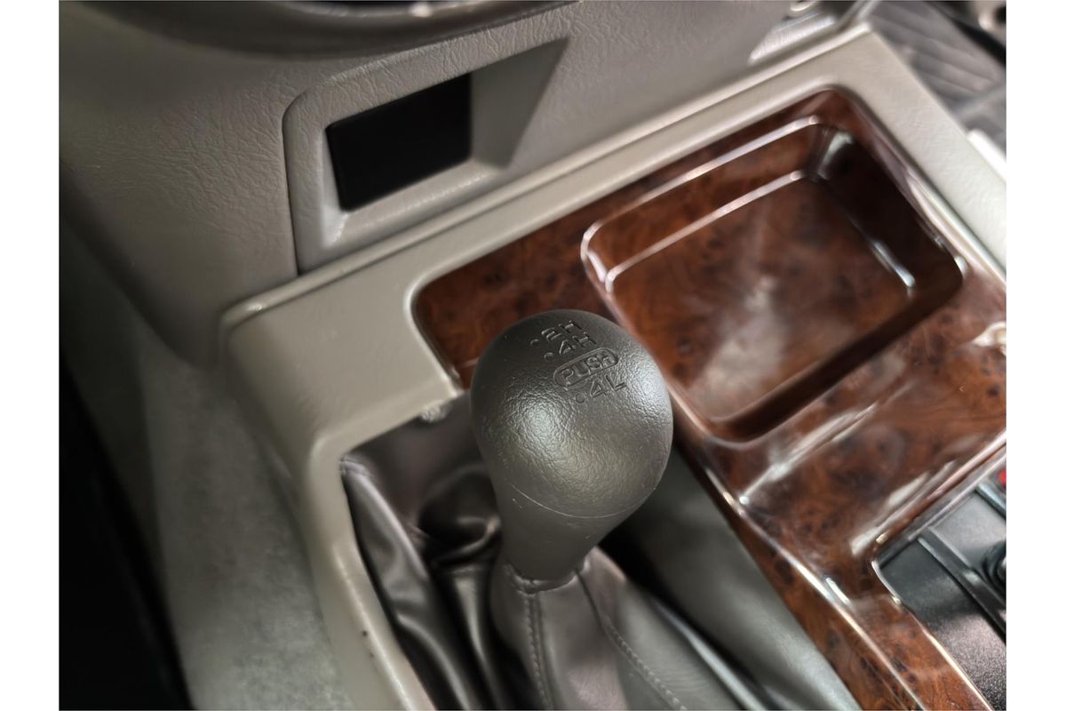 1999 Nissan Safari 4WD Grand Road