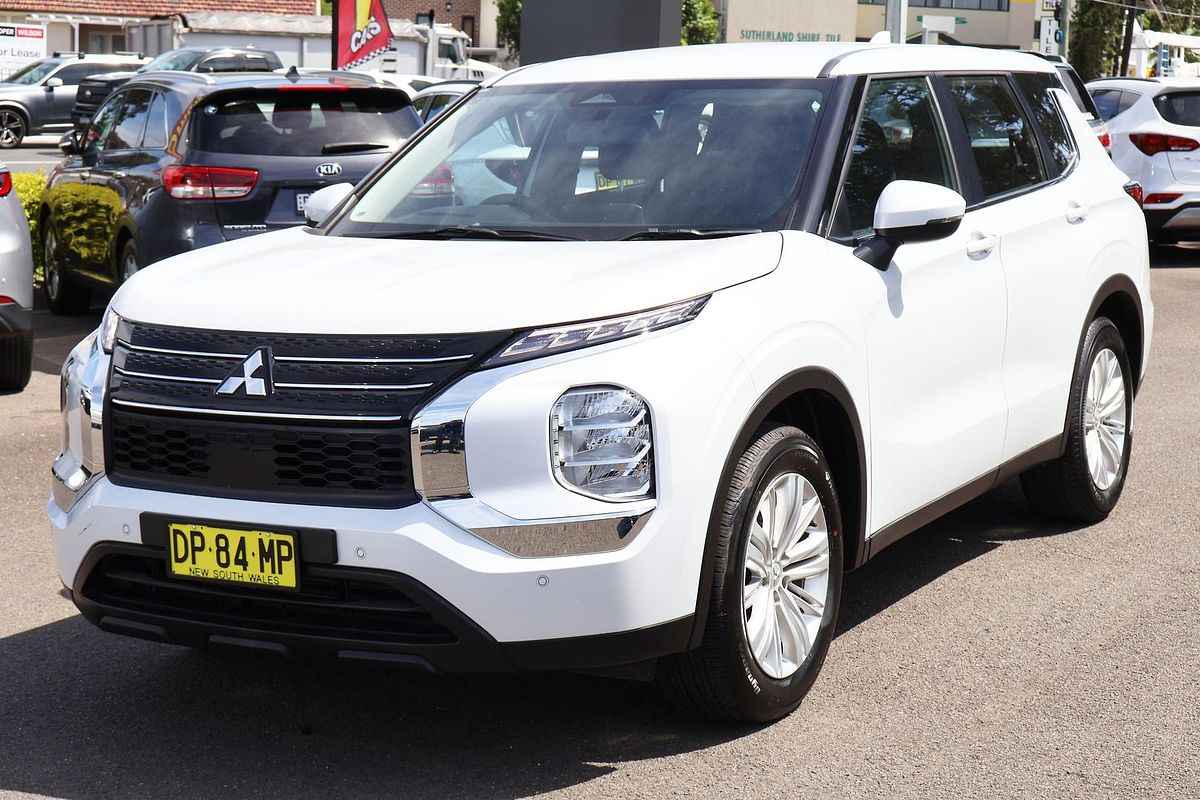 2023 Mitsubishi Outlander ES ZM