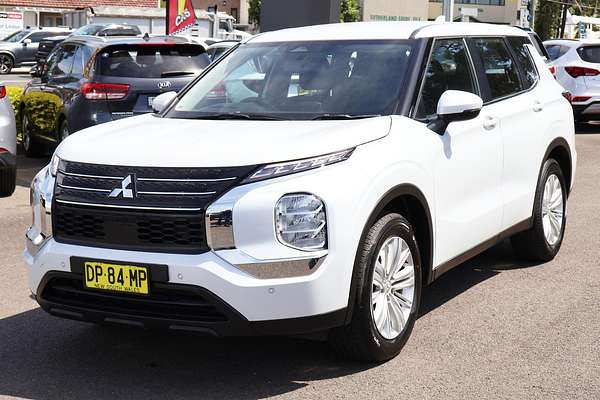 2023 Mitsubishi Outlander ES ZM