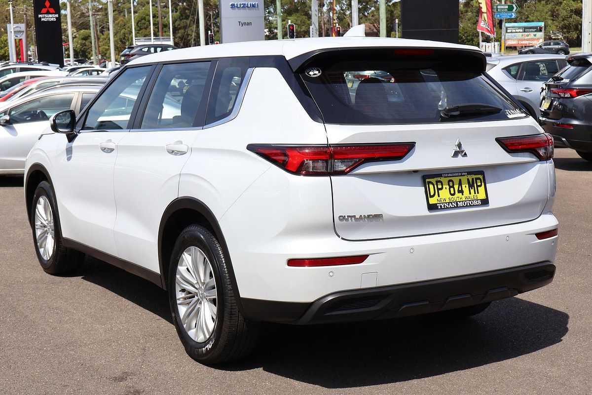 2023 Mitsubishi Outlander ES ZM