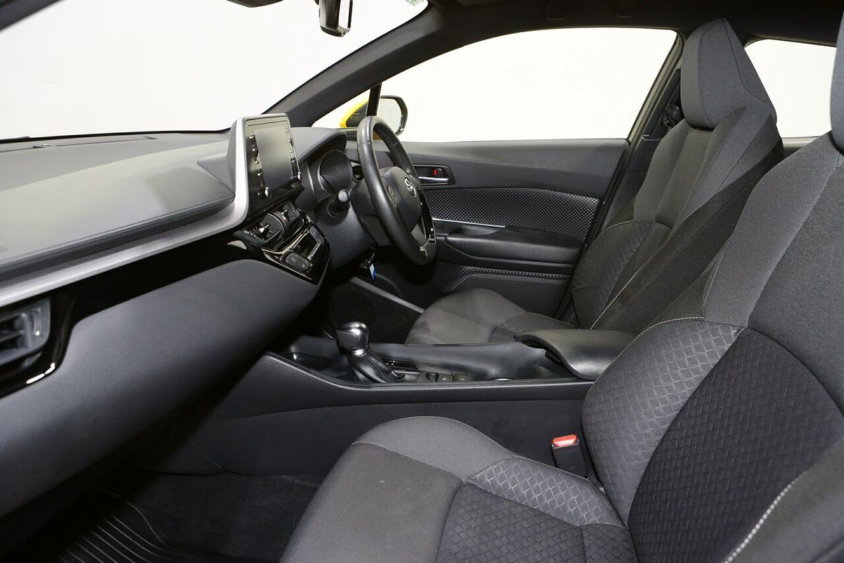 2020 Toyota C-HR GXL NGX10R