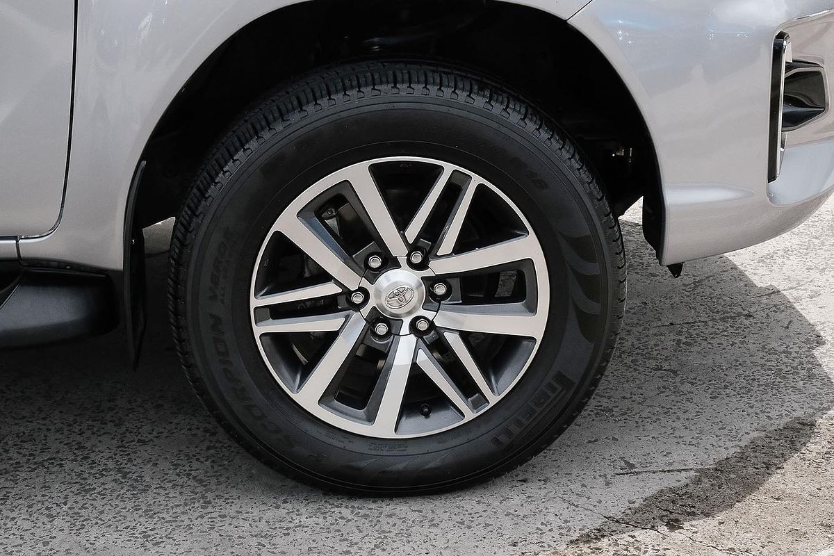 2019 Toyota Hilux SR5 GUN126R