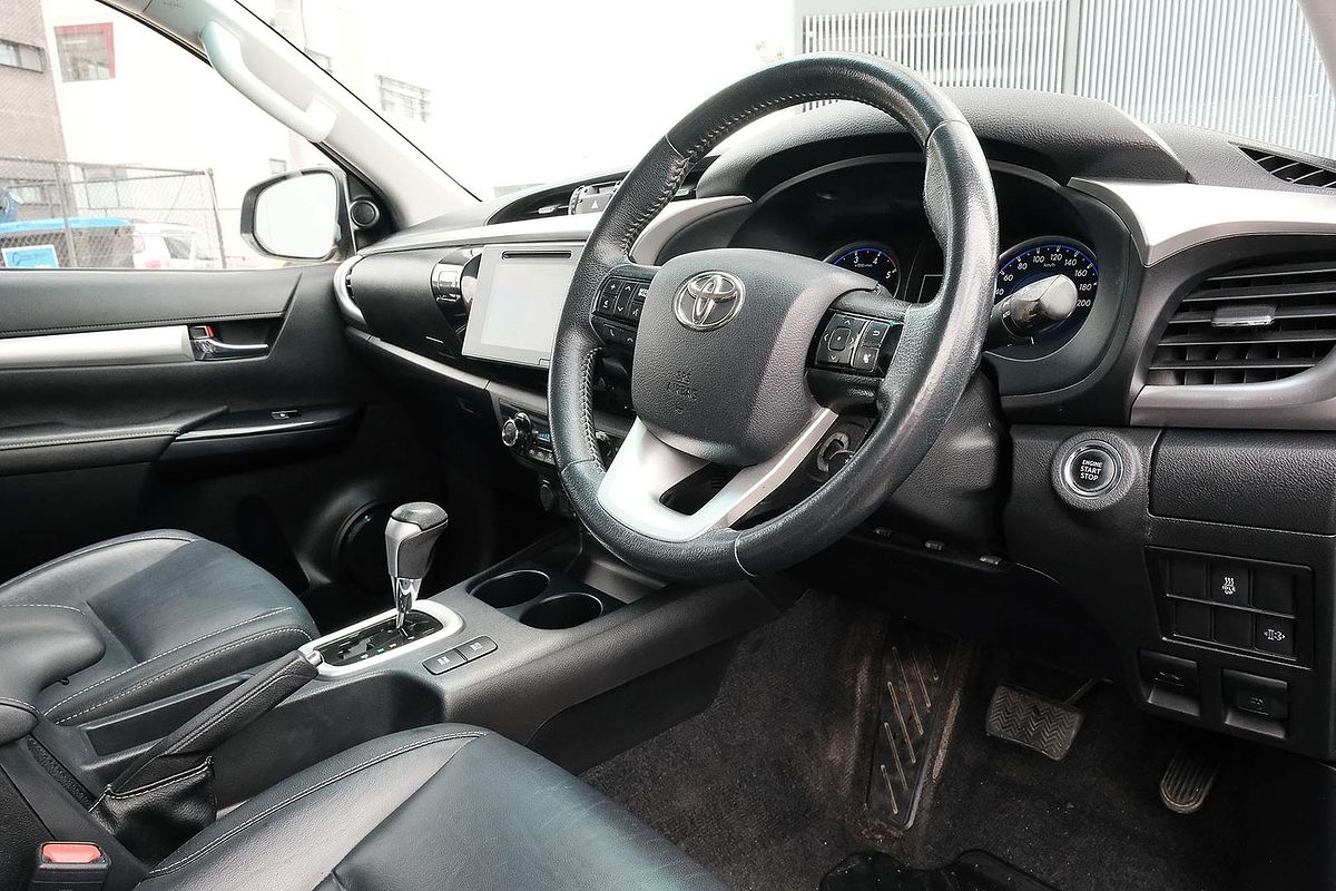 2019 Toyota Hilux SR5 GUN126R