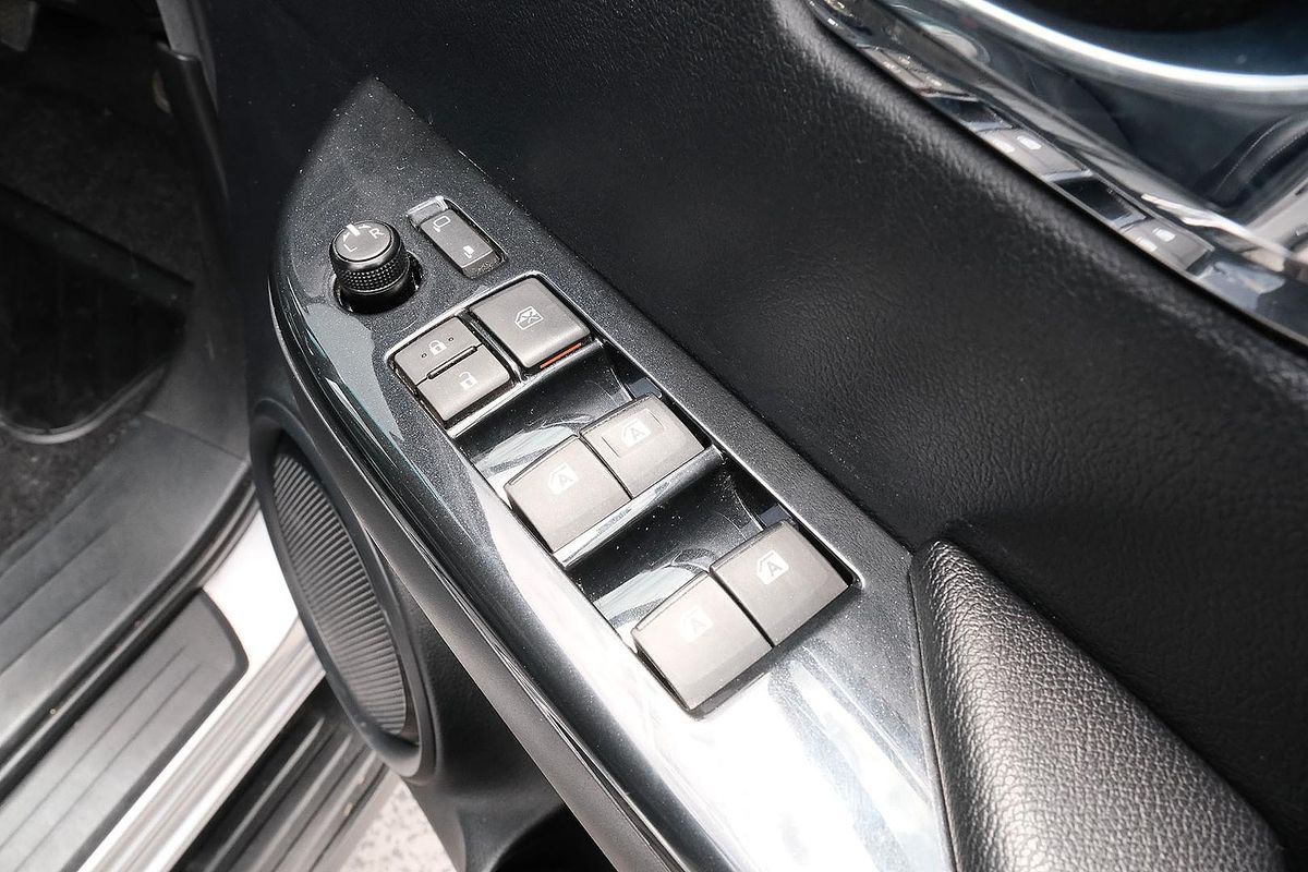 2019 Toyota Hilux SR5 GUN126R