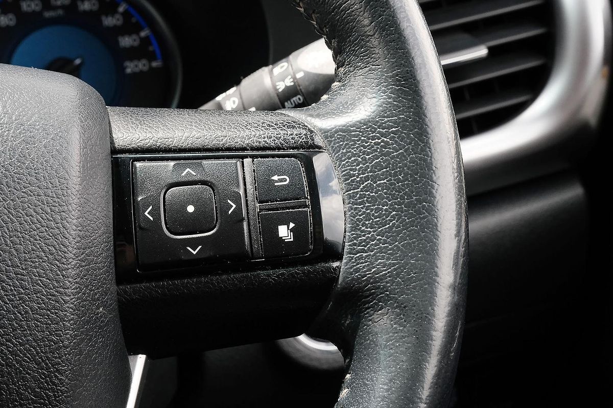 2019 Toyota Hilux SR5 GUN126R