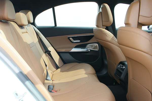 2025 Mercedes-Benz E-Class E200 W214