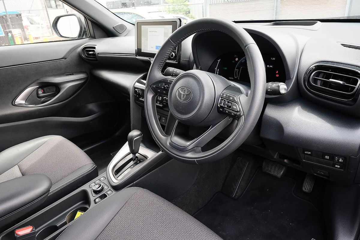 2024 Toyota Yaris Cross Urban MXPJ15R