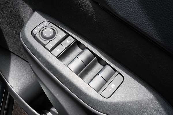 2024 Toyota Yaris Cross Urban MXPJ15R