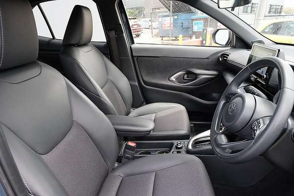 2024 Toyota Yaris Cross Urban MXPJ15R