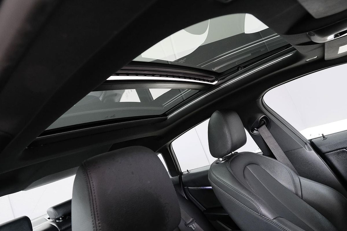 2021 BMW 2 Series 220i M Sport F44