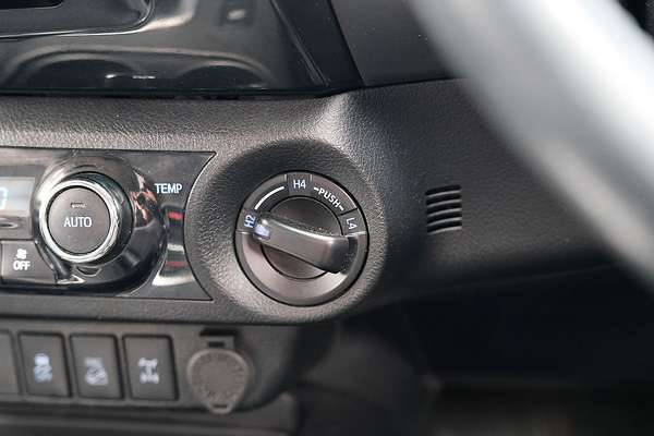 2019 Toyota Hilux SR5 GUN126R