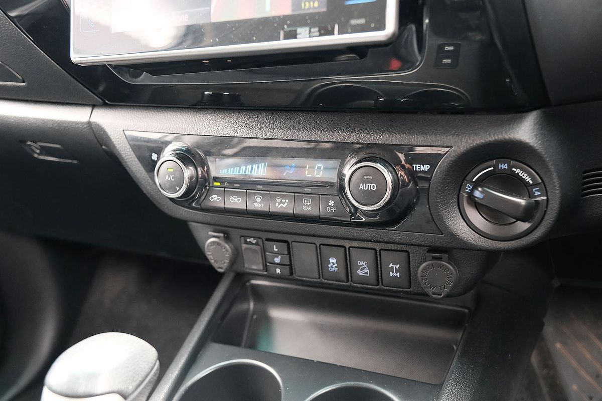 2019 Toyota Hilux SR5 GUN126R