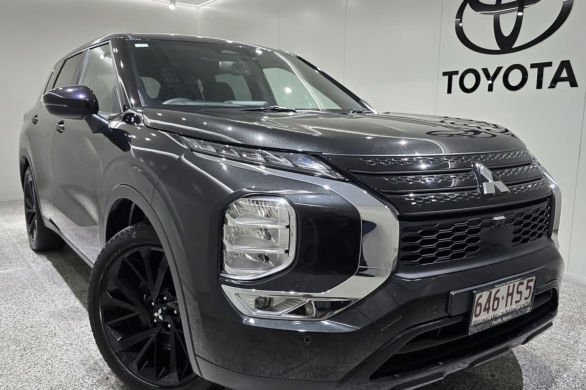 2023 Mitsubishi Outlander LS Black Edition ZM