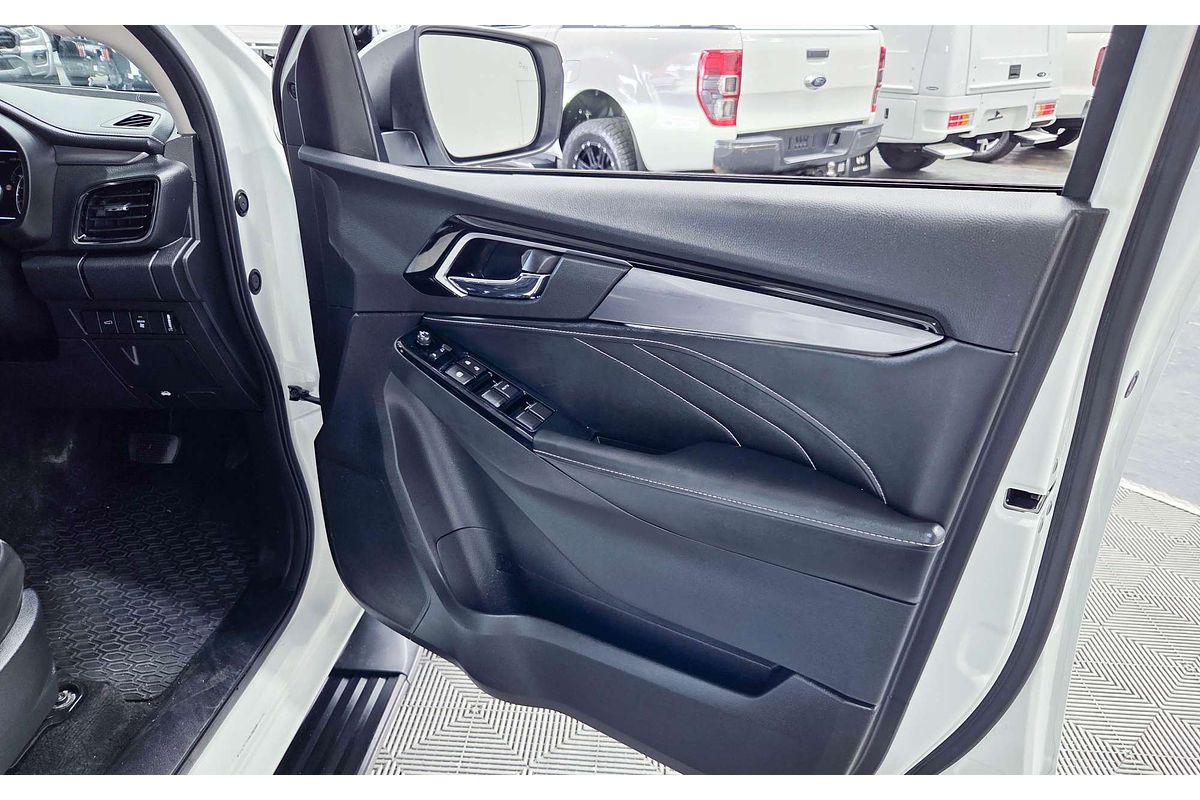 2021 Isuzu MU-X LS-T