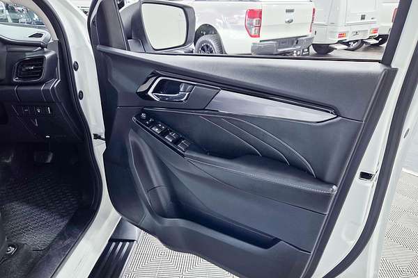 2021 Isuzu MU-X LS-T