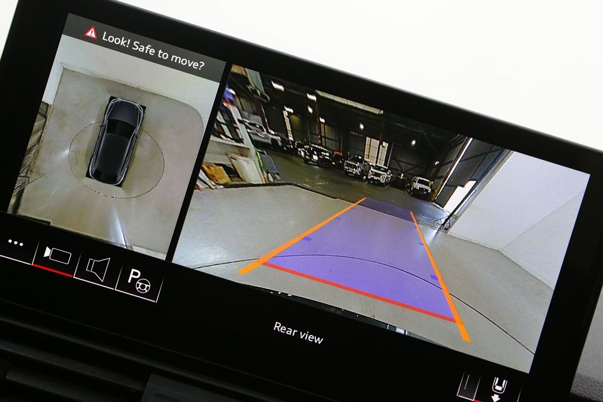 2024 Audi Q5 45 TFSI S line FY