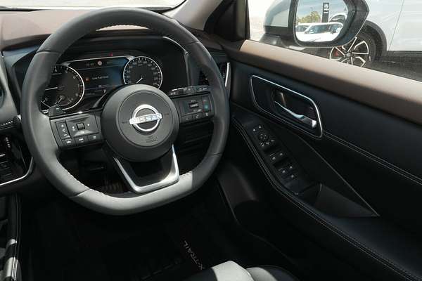2024 Nissan X-TRAIL ST-L T33