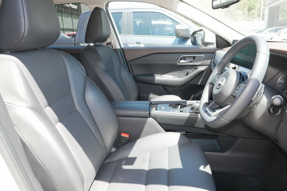 2025 Nissan X-TRAIL ST-L T33