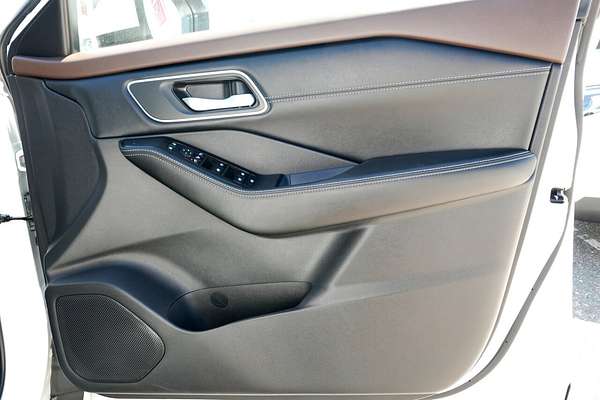 2024 Nissan X-TRAIL ST-L T33