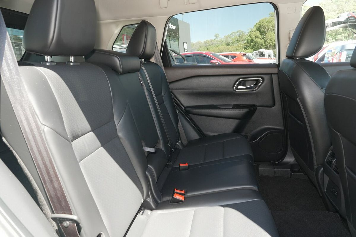 2024 Nissan X-TRAIL ST-L T33