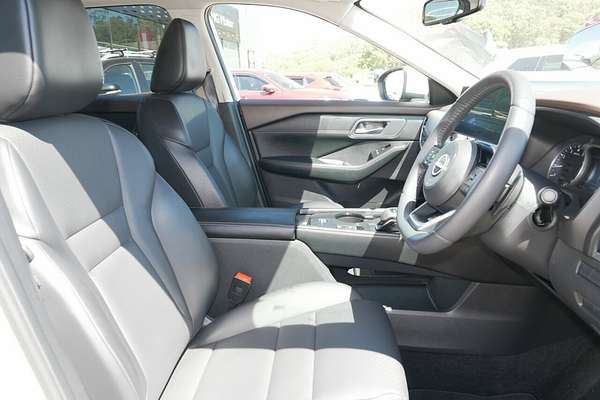 2024 Nissan X-TRAIL ST-L T33