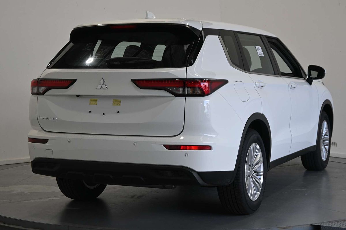 2025 Mitsubishi Outlander ES ZM