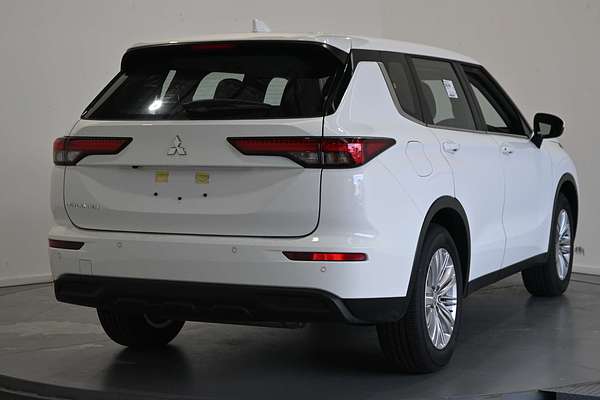 2025 Mitsubishi Outlander ES ZM