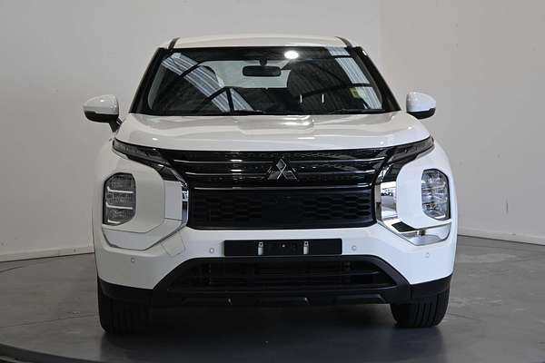 2025 Mitsubishi Outlander ES ZM