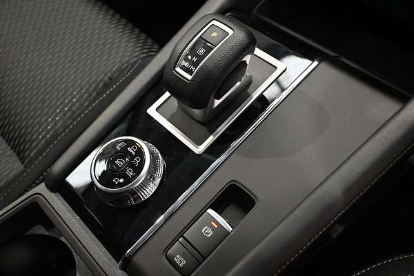 2025 Mitsubishi Outlander ES ZM