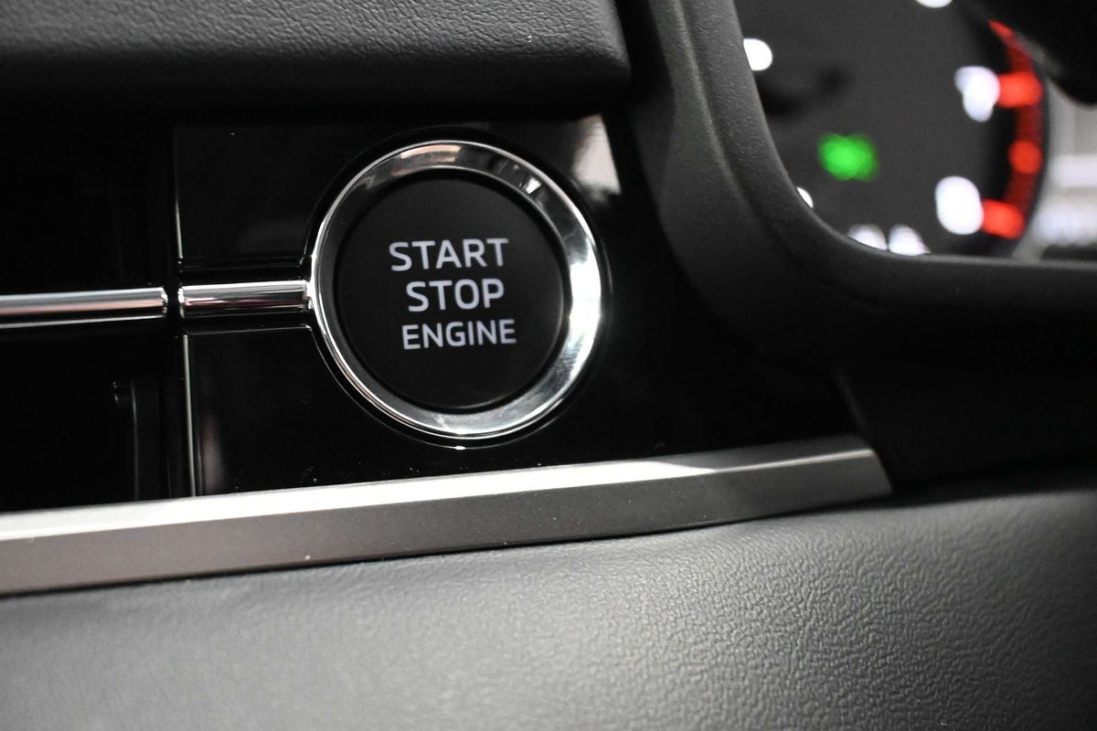 2025 Mitsubishi Outlander ES ZM