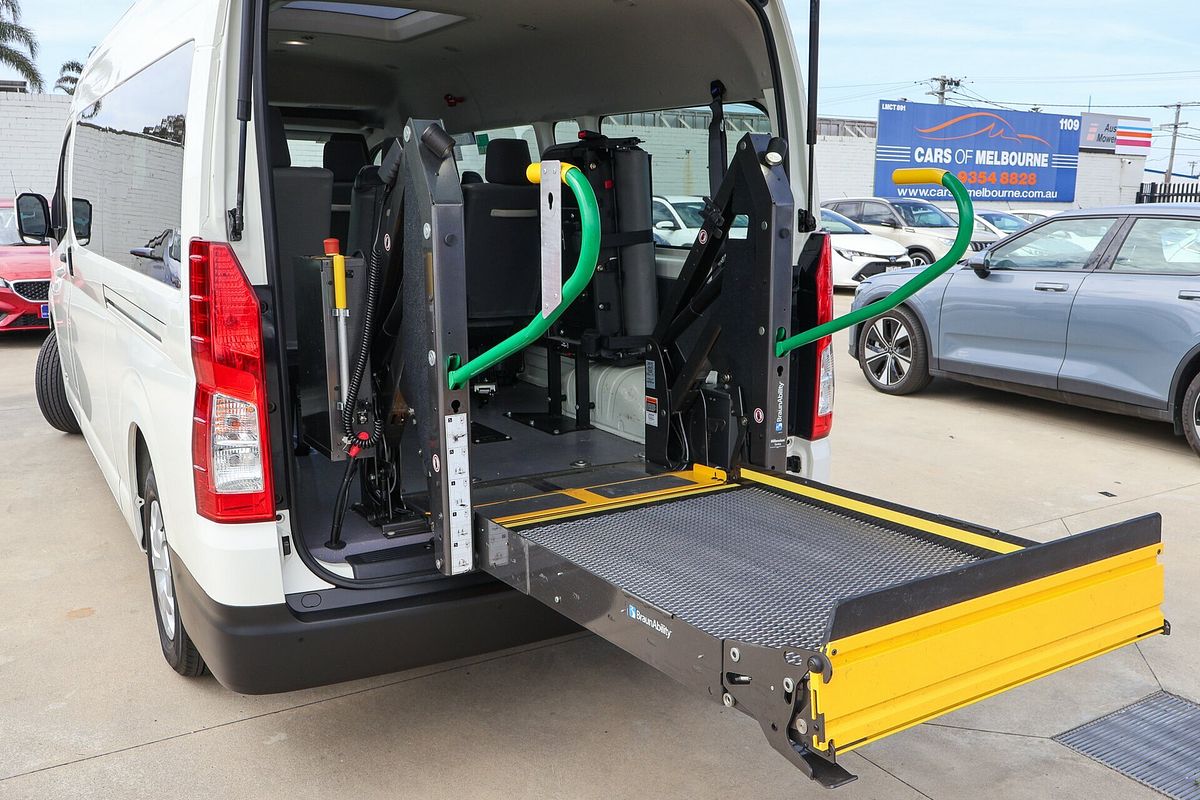 2019 Toyota Hiace Commuter GDH322R ELWB High Roof