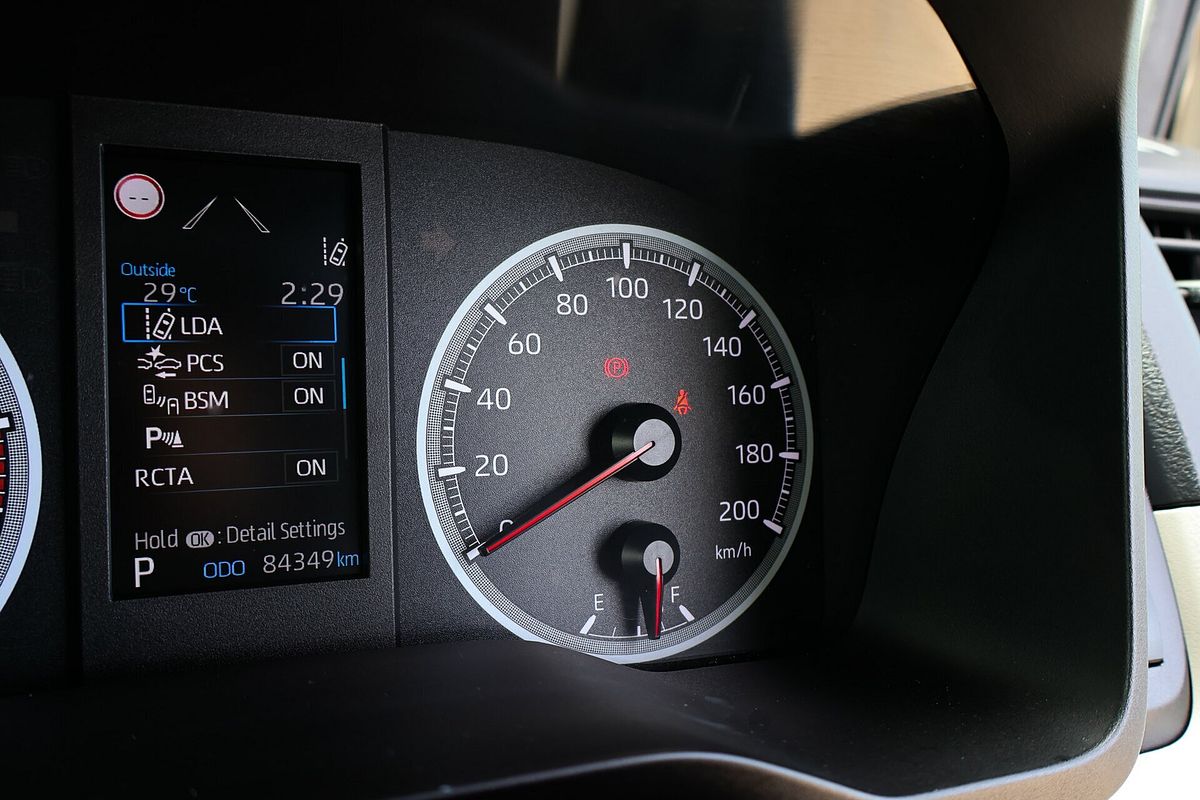 2019 Toyota Hiace Commuter GDH322R ELWB High Roof