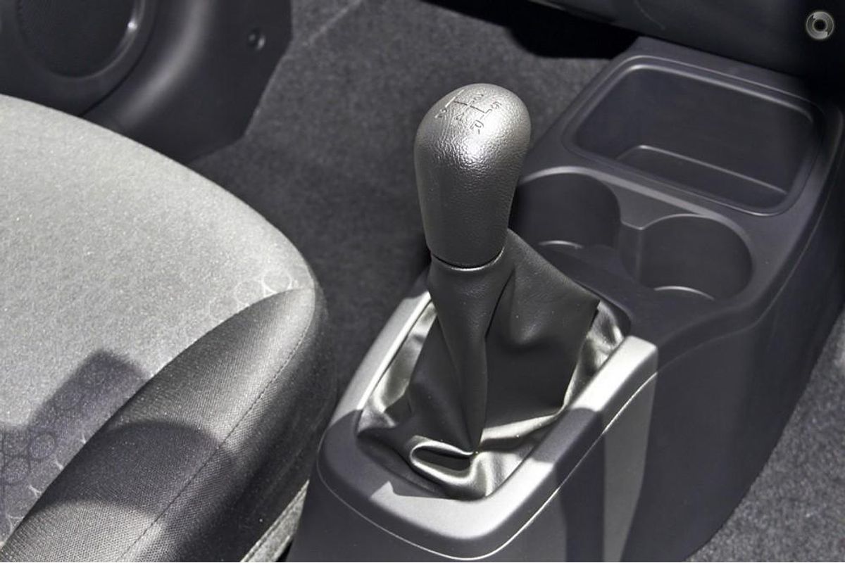 2013 Mitsubishi Mirage ES LA