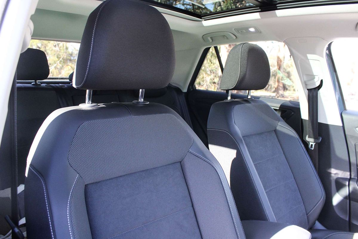 2025 Volkswagen T-Roc 110TSI Style D11