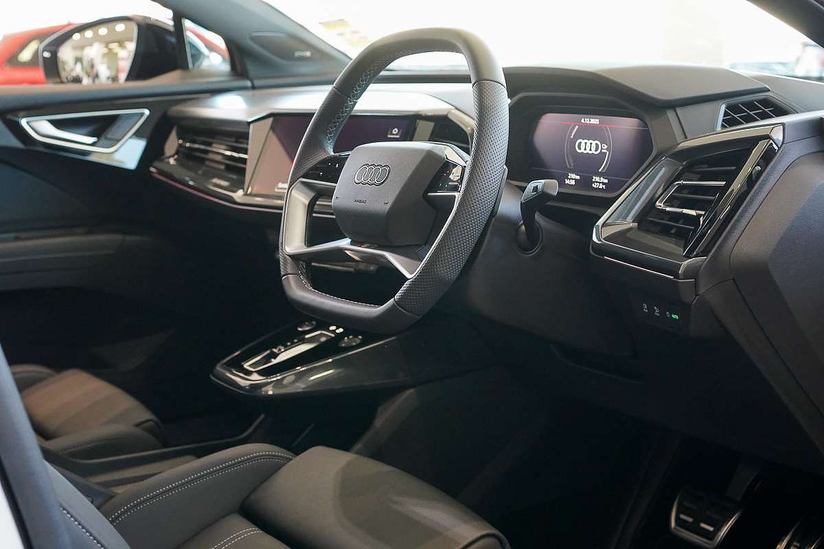 2024 Audi Q4 e-tron 55 F4