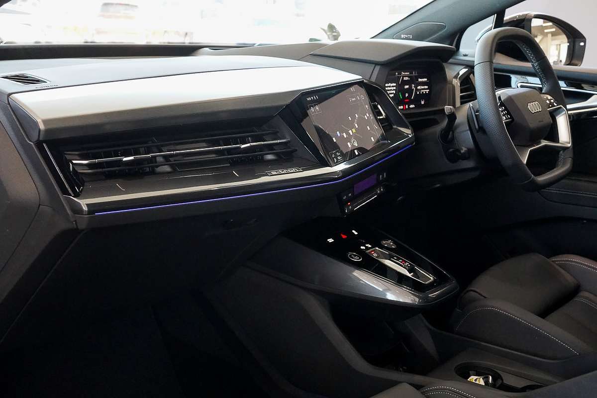 2024 Audi Q4 e-tron 55 F4