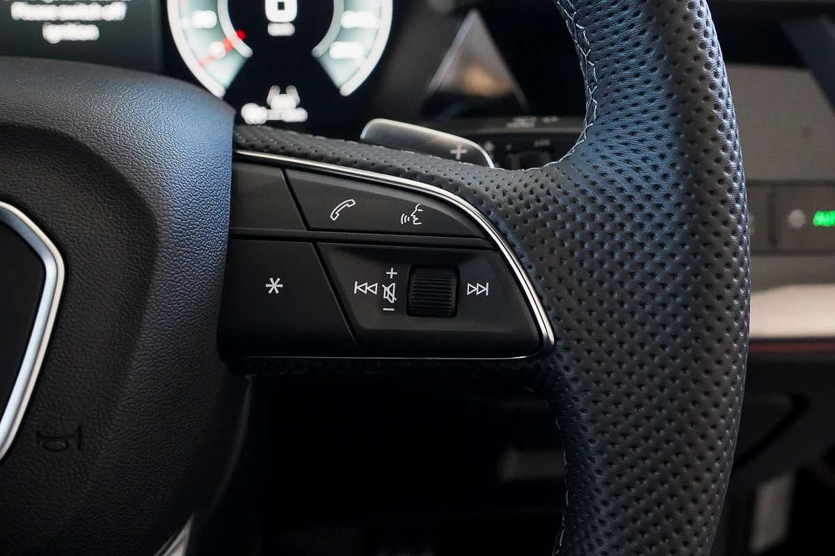 2025 Audi A3 35 TFSI S line GY