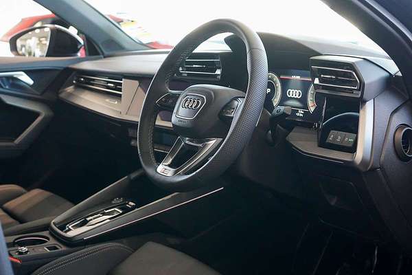 2025 Audi A3 35 TFSI S line GY
