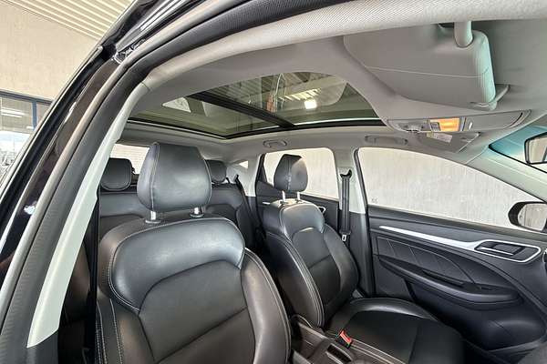 2018 MG ZS Essence AZS1