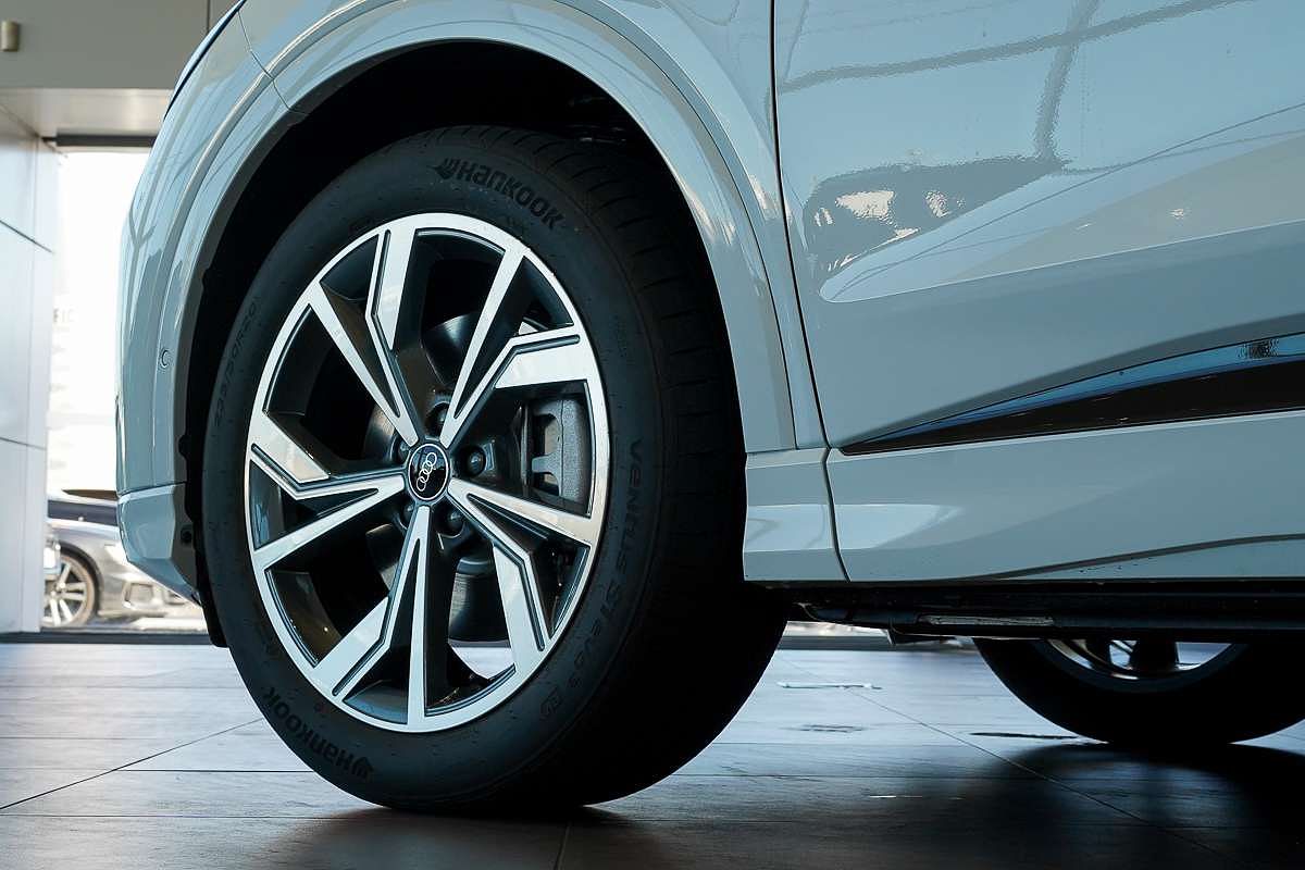 2024 Audi Q4 e-tron 45 F4